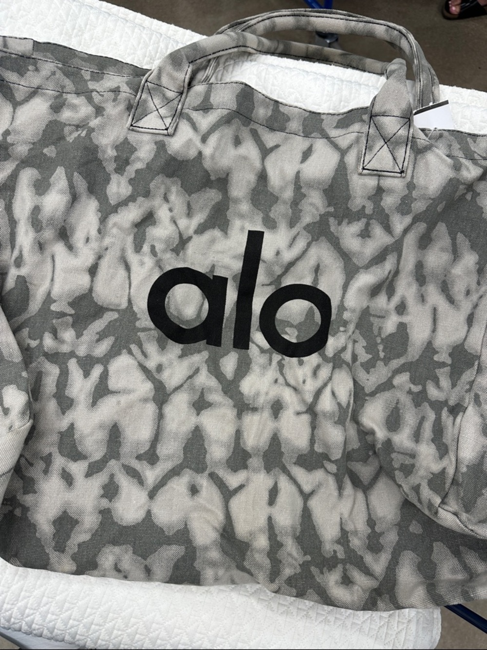 ALO Yoga Gray Tie-Dye Tote Bag